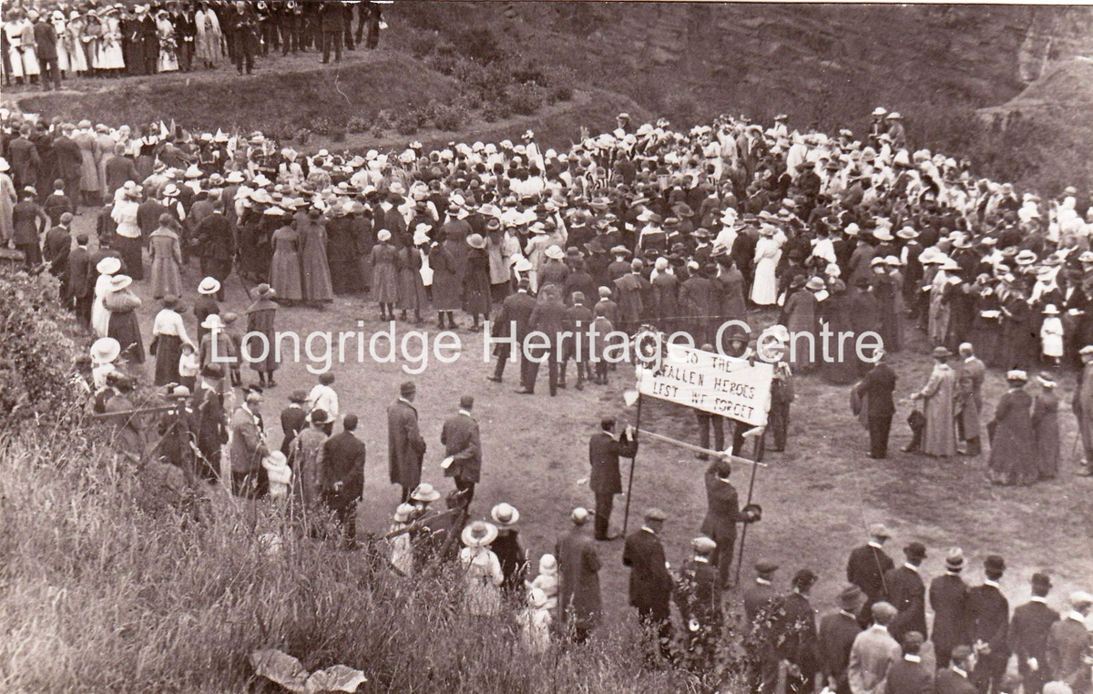 117B - Tootle Height Park - Peace thanksgiving service - 1918